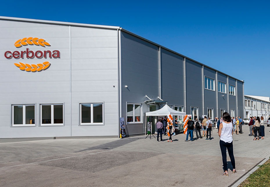 More room for delicacies. The new warehouse will be inaugurated, which will more than double the company's storage capacity.

The Cerbona Solar park has been handed over.